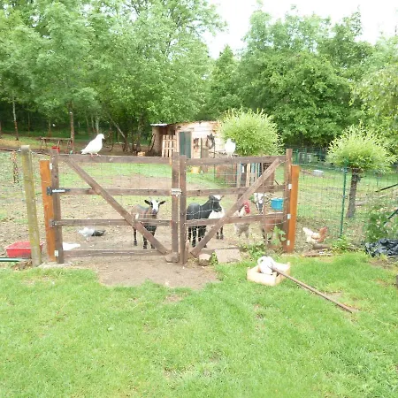 Gite Les Gilles Et Ses Animaux Calme-bon Air - 5 Personnes Séjour à la campagne Pinet (Puy-de-Dome)